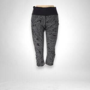 Lululemon Size 6 Womens Run Top Speed Crop Leggings Black Gray Stripe Leaf